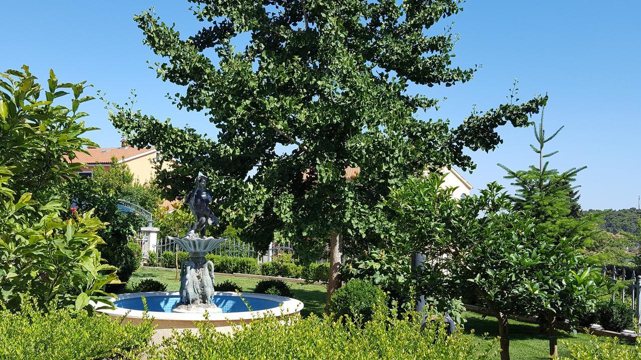 Apartments Ginkgo Banjole Exterior foto